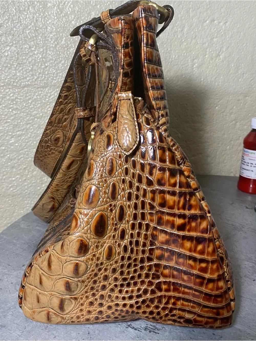 Brahmin structured shoulder